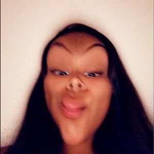 Meet your Posher, Kira